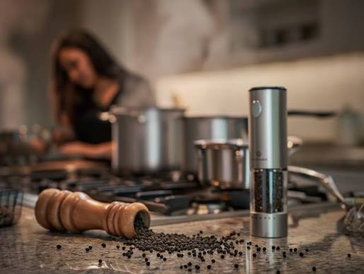 Yerçekimli Elektrikli Öğütücüler ve Düğmeli Öğütücüler: Sade ve Gerçekçi Bir Karşılaştırma! Alphinea Mağazası
